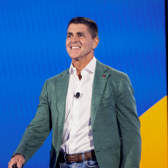 Headshot image of Carl Eschenbach
