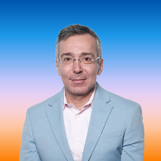 Headshot image of Rogerio Almeida 